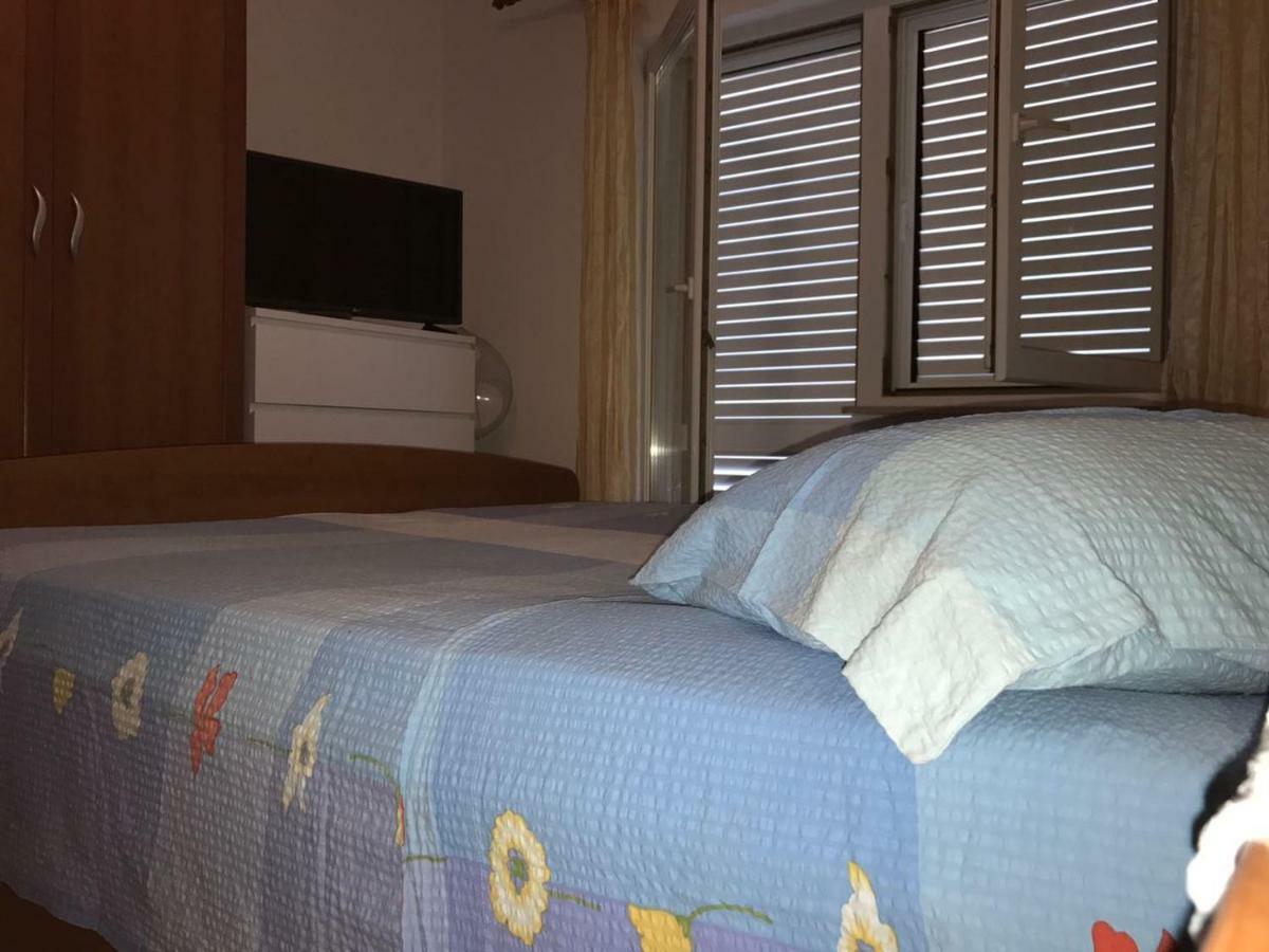Apartment Nela Baška Voda Εξωτερικό φωτογραφία